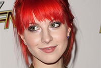 Hayley-williams-bright-hair-colors-side